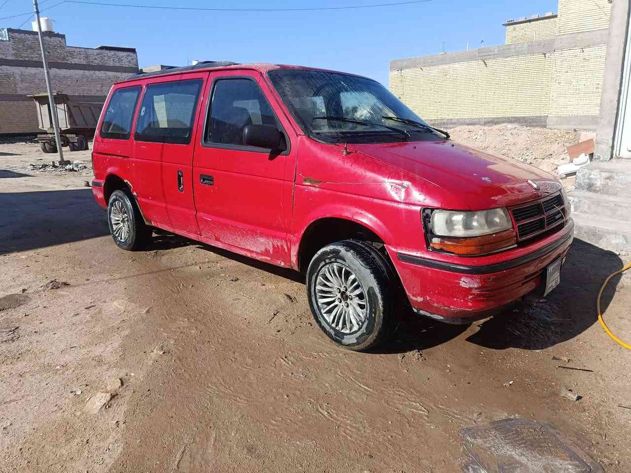 سلام عليكم سياره كلايزر موديل 94 سياره جاهزه مكينه كير مال مرونه مكفولات حداديه مكفوله.7راكب سنويه 2029 راعيه بالنجف  سعره35شراي يتصل ***********
