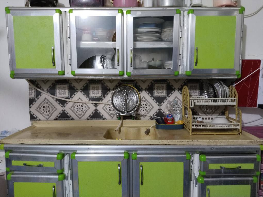 كاونتر للبيع طول الكاونتر مترين ( 2 متر ) معه المالحق السعر 250الف وبي مجال *********** وتساب النجف, العراق
