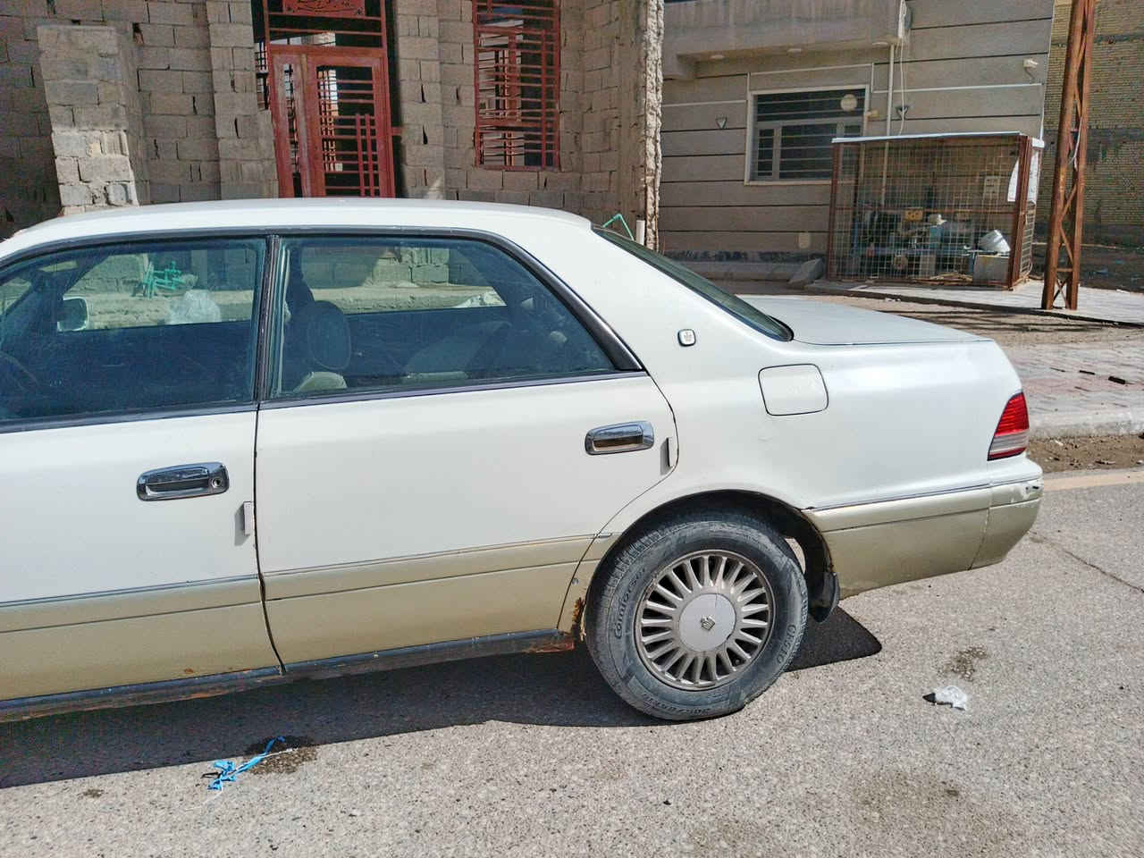 راس الثور موديل 2000معلايه مكفوله كفاله عامه من العيب الشرعي محرك وكير خير من الله تبريد ثلج بيها بارد چاملغ الخلفي وتبديل چاملغ ايمن مصبوغه عام چانت تكسي بلمداور ال ترجع خصوصي لونها قبل نيلي صبغتها بيضه  بسمي مشروع وطني رقم بصره مكاني كربلاء
***********
***********
سعر 75وبيها مجال بيها خياسات قليل مصورهن سنويه ماساقطه
