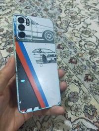 شاشة مبدلة • ١٢٨ • رام ٨