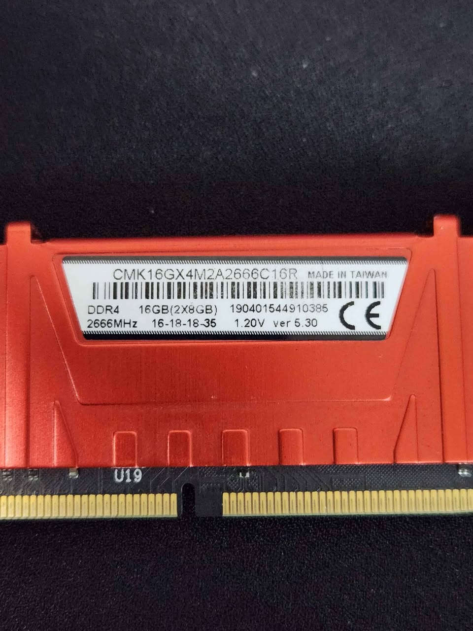 للبيع رام 8GB كورسير DDR4 
سعر 50الف

و SSD SATA 2TB
استخدام قليل سرعة قراءة: 540 ميكابايت - سرعة الكتابة: 540 ميكابايت ويحتوي على DRAM Cache

سعر 200الف

 
***********
