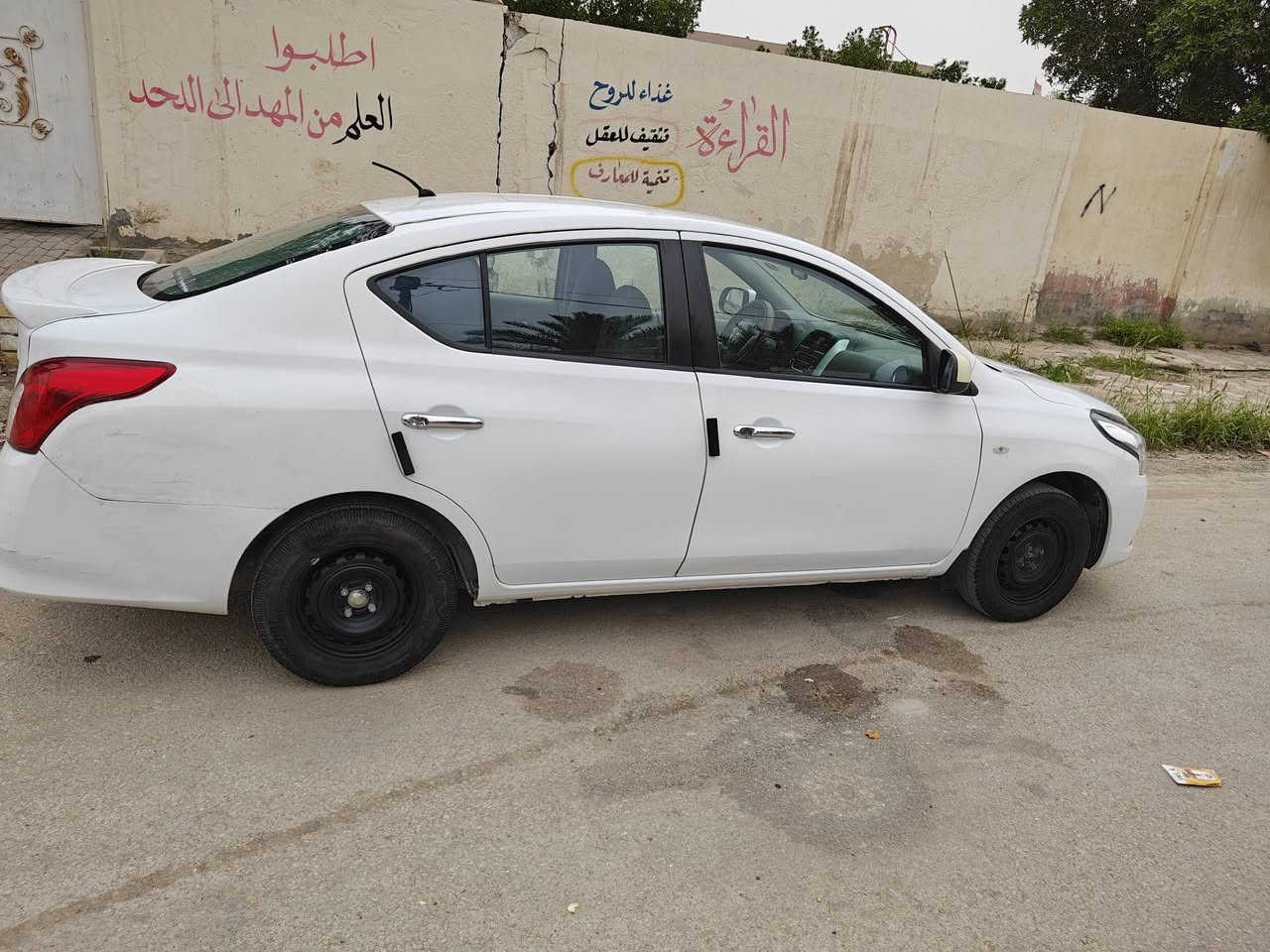 السلام عليكم ..
سني موديل2020ام البليته الزرقاء بدون حادث بدون صبغ فقط باردات  كير ومكينة وتبريد وحدادية خير من الله  السعر100وبيها مجال مكان السيارة النجف الاشرف ناحية الحرية ***********
