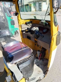 عندي تكتك البيع وراق موجوده سعر مليونين وربعميه بيهه مجال 2016 رقم ‏‪0...