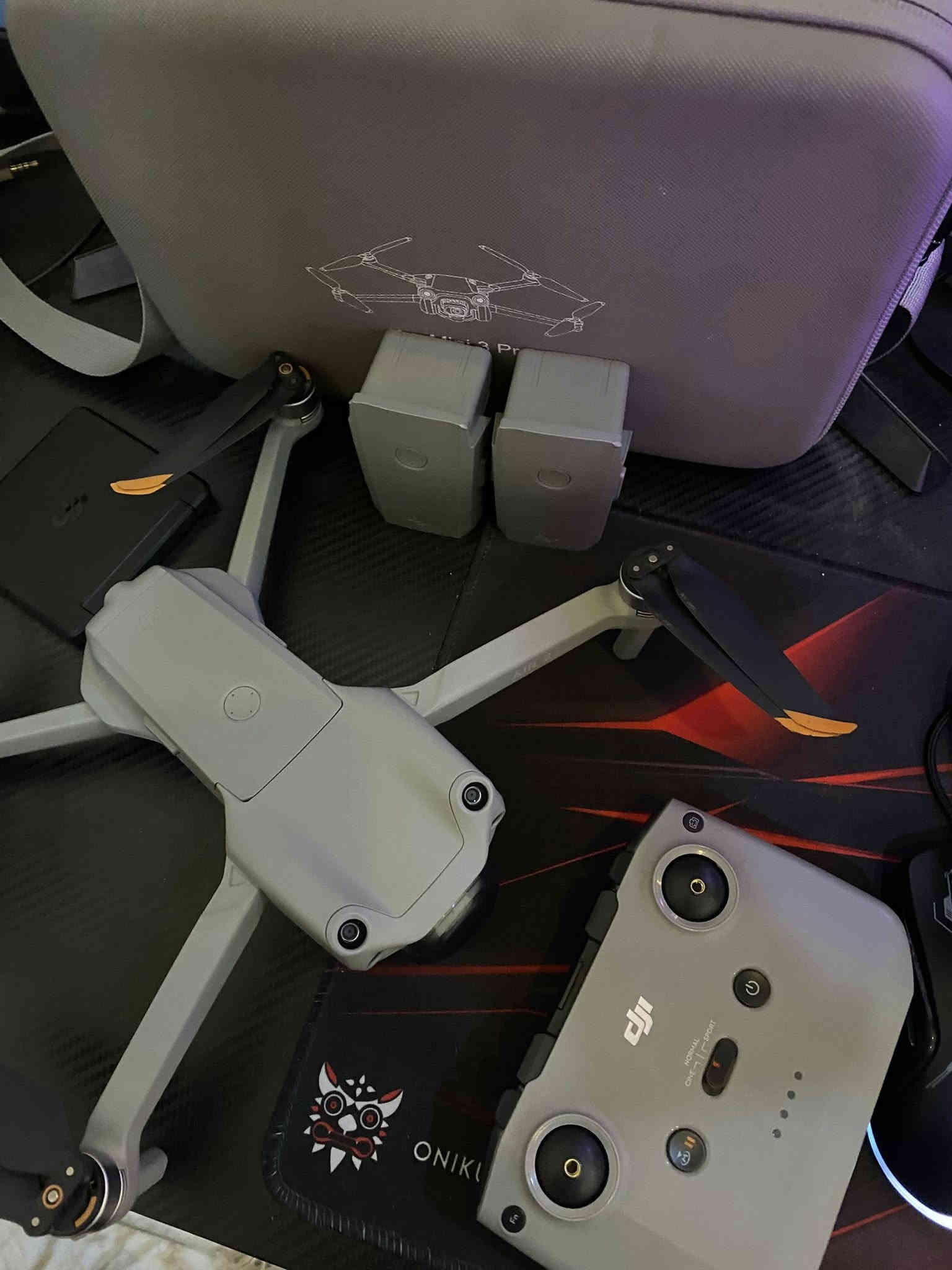 🔥 للبيع — DJI Air 2S 🔥
درون نضيفة جداً وما بيها أي مشاكل، استخدام خفيف ومعتنى بيها كلش.

📦 المحتويات:
• الطيارة + الريموت
• 3 بطاريات أصلية
• فلاتر ND عدد 4
• جنطة أصلية
• كامل الملحقات بدون نقص
•قطعه ل حماية الگمبل والكاميرا
*ملاحضه: الگمبل او الكاميرا مابيهن اي خلل وممتعرضات ل اي ضربه يعني جديده ب معنى الكلمه
💰 السعر: 1,300,000 دينار قابل للتفاوض
📍 الموقع: النجف
📞 للتواصل: ***********

الدرون جاهزة للفحص والتجربة امام المشتري
