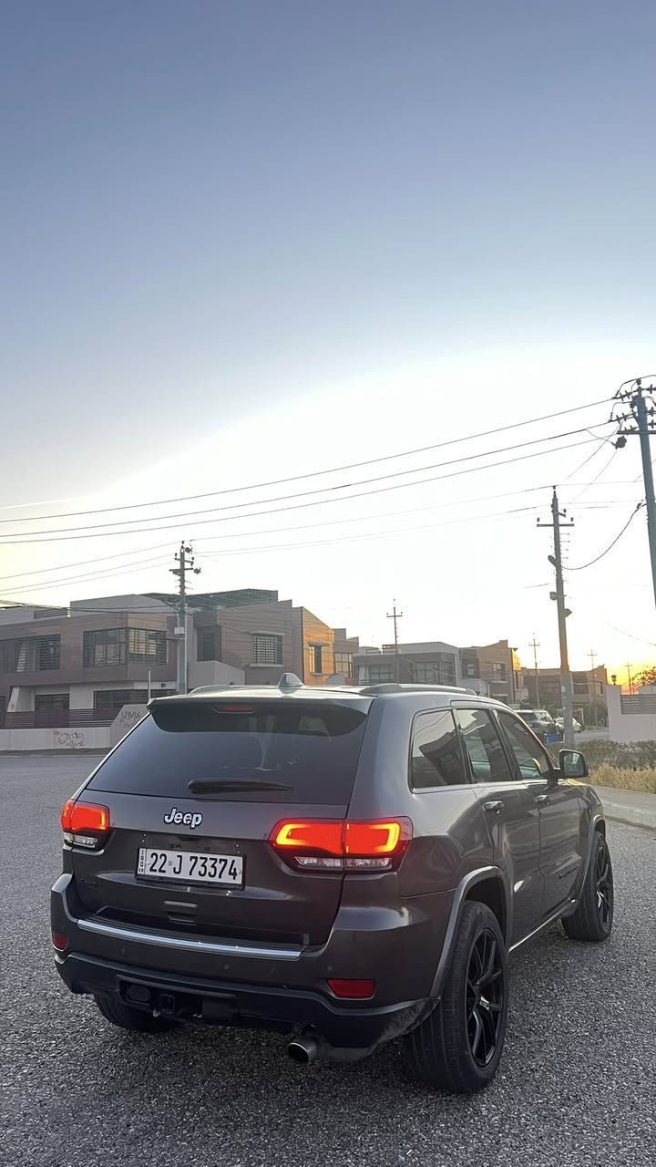 سلام عليكم
جيب
2019 
الموصفات بلاك توب 
كامره خلفيه 
مثبت سرعه 
فتحه 
ايكو+سبورت 
فور ويل
ضرر قطعه ومكانين بارد 
جاملغ خلفي السكن صبغ فقط
بدون ايرباك 
ماشيه 171283 الف Km
رقم الشاصي 1C4RJFAG4KC774336
السياره مال جناي منقصها شي 
محرك 3.6L V6 
سعرها 255$ بيها مجال قليل 
التواصل ***********
