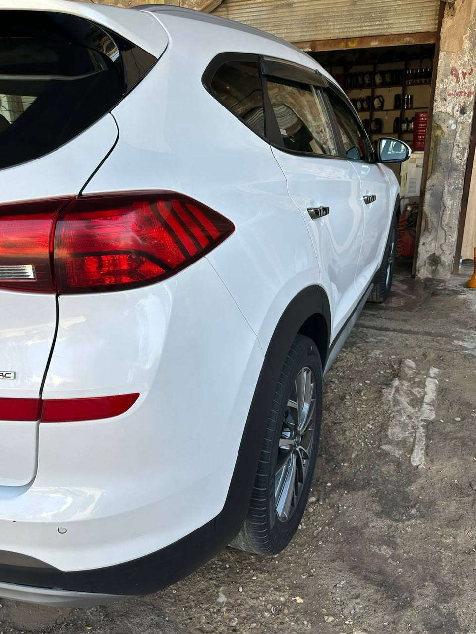 السلام عليكم
هيونداي توسان 2019
امريكي  رقم ديالى 
مواصفات 
دخول بصمه ذكي
تشغيل بصمه
حساسات خلفي 
مانع انزلاق
هند بريك بصمه
كشنات تدفئه
تحديد مسار 
تحكمات اس
باقي موصفات معروفه 
مكان سياره بعقوبه 
رقم ***********
مراوس اوبيع حسب القناعه
