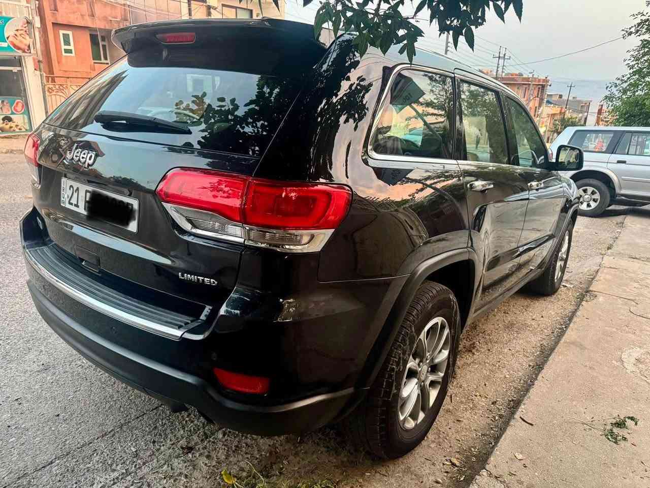 jeep laredo 2015 full 

.. گیڕ و مکینە كارەبای بەشەرت  .. مکینە  6 بستۆن   … سەیارەیەکی زۆرجوان و خاوێن و بێ مەسرەفە  زۆر  تازەية… سەیارەكە بی بۆیاخە دوو  پەڵەی   ساردی  هەیە  بي ناوەکرتن بی ئیرباگ ... 
  سەیارەكە فول فول موصفات 

ناو زةرد ، بصمە، دركا بصمە پانۆراما ،سنوق شقت ،راداری ئاوین ، كوشن جلد ، كوشن سارد و گەرم    ،سوکان ڤۆلیۆم ، تەحدید سورعە  ،  شاشه ، كاميرة  ، كوشن كارةبا  ، ئاوينة ئيشارات ،لايت ليد ، لایت ئۆتۆ  ، eco، تەبرید مرکزی، بلاجیکتۆر،حاسي دواوة .   CD,USB,AUX,

‎شوێن   ::::   سلیمانی 
 ***********
*********** السليمانية, العراق
