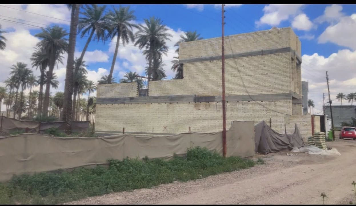 يا الله  السلام عليكم قطع أراضي زراعي سكني للبيع 
قريبه عل شارع العام المساحه حسب لطلب  
١٠٠٠ متر ولي ريد ١٠٠ او ٢٠٠ او٣٠٠  او٤٠٠ عادي وموجود  نص دونم المساحه (١٢٥٠ )متقسم نضام قطع يصير( ١٠٠) او( ٥٠)الموقع مقابيل باب الجزيرة باب الثانيه 
جنس الارض ملك صرف زراعي سند ٢٥
اسويلك بيها قرار محكمه وكاتب عدل واني صاحب السند بدون وسيط 
خدمات ماء كهرباء ومجاري كل الخدمات موجوده 
وعندي قطع بكميره التقطيع حسب الطلب  
السعر خاص 
رقم الهاتف 
***********
***********
محمد السعدي
