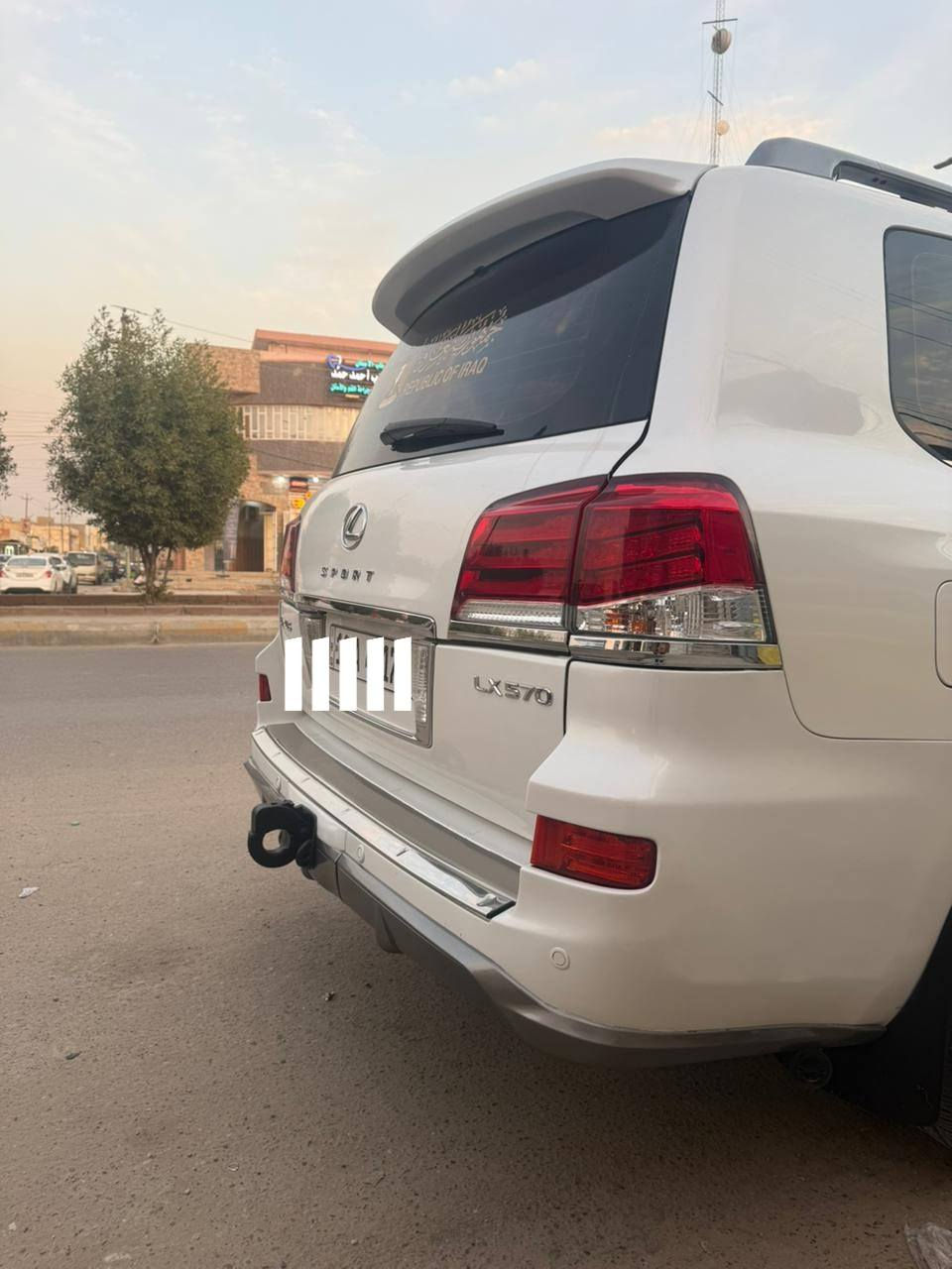 السلام عليكم 
لكزز موديل 2011
سبورت 
فول 
5700
ماشيه 379
سنويه لسنه 2030
البنيد صبغ والدعاميه والباقي كفاله بدون ضربه اوشخط او خدوش 
السعر 350 وبيها مجال بسيط 
العنوان الفلوجه حي العسكري
للاستفسار ***********
