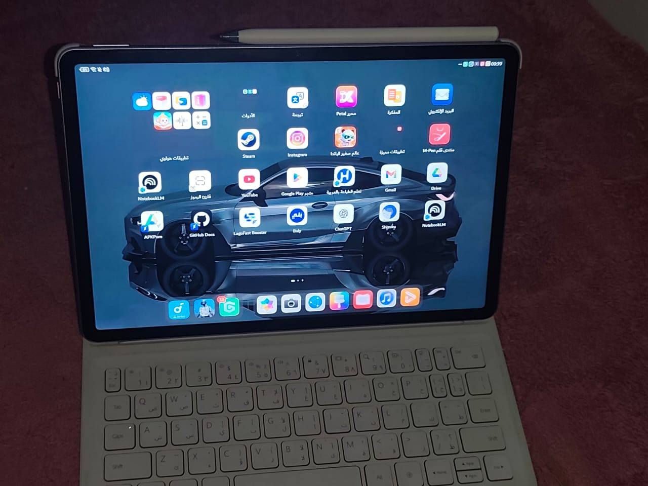 السلام عليكم للبيع باقوى سعر ما تحصل مثله 
ايباد Huawei MatePad 11.5.وحش الالعاب وقوي جداً للدراسه
 مواصفاته 
اشة: 11.5 إنش، دقة 2456×1600 (2.5K)، IPS LCD، معدل تحديث حتى 120Hz، ألوان 100% sRGB، نسخة PaperMatte مضادة للانعكاس تشبه الورق.
المعالج: Kirin (T82 أو 8020 حسب النسخة) مع GPU Maleoon 920.
الرام: 8GB
التخزين: 256GB
البطارية: 10100mAh مع شحن سريع 40W، تدوم حتى 12–14 ساعة استخدام فيديو تقريباً.
الكاميرات: خلفية 13MP، أمامية 8MP.
الصوت: 4 سماعات ستيريو قوية.
الاتصال: WiFi 6، Bluetooth 5.2، USB-C.
النظام: HarmonyOS 4.3 (بدون خدمات Google مباشرة).
التصميم: نحيف 6.1mm، وزن حوالي 515g، جسم ألمنيوم أنيق.
الميزات: دعم Huawei M-Pencil (الجيل الثالث)، دعم كيبورد يتحول إلى لابتوب، وضع رسم وقراءة احترافي خاصة نسخة PaperMatte.
السعر 369,000$ الف فقط ما تحصل هيج سعر 
رقمي للاستفسار ***********
