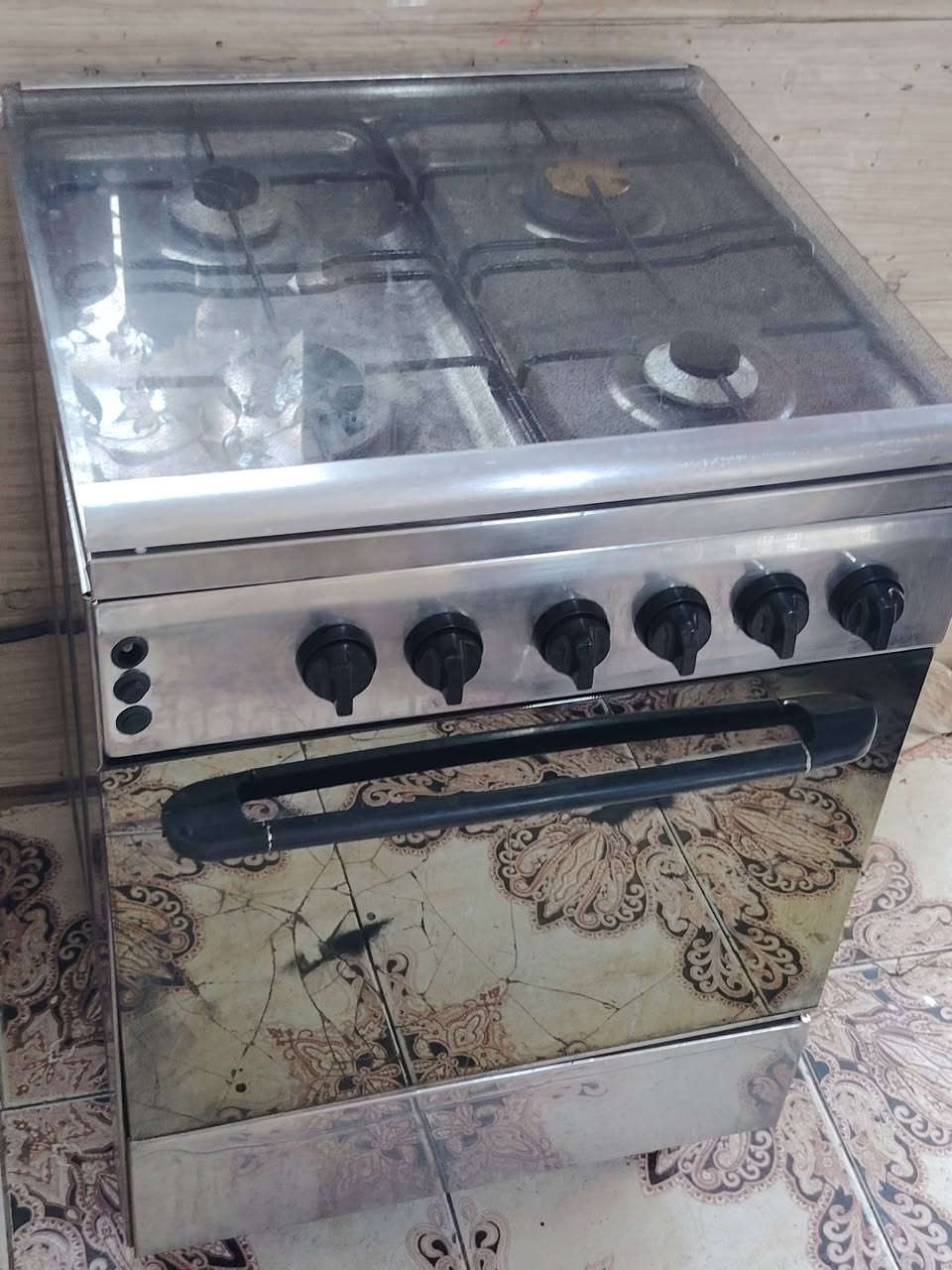 طباخ فريش مصري شرط الشغل علفحص.سعر125الف اوبي مجال للشراي ***********
