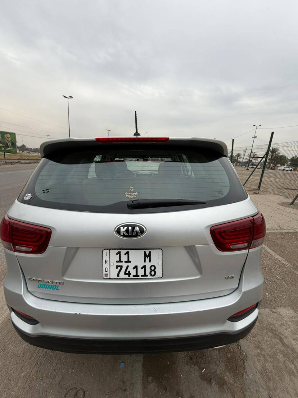 سلام عليكم شباب
كيا سورنتو 
موديل 2019
لون سلفر
وارد امريكي 
محرك 6 سلندر 3.3
ويل كب 
داخل مخمل 
كامرا 
رادار
معروفة مواصفات الامريكي 
حادثها موضح بل منشور وسونار هم منزلة 
مكانها بسماية 
السعر 178 وبيها مجال 
*********** 
*********** هذا واتس اب
