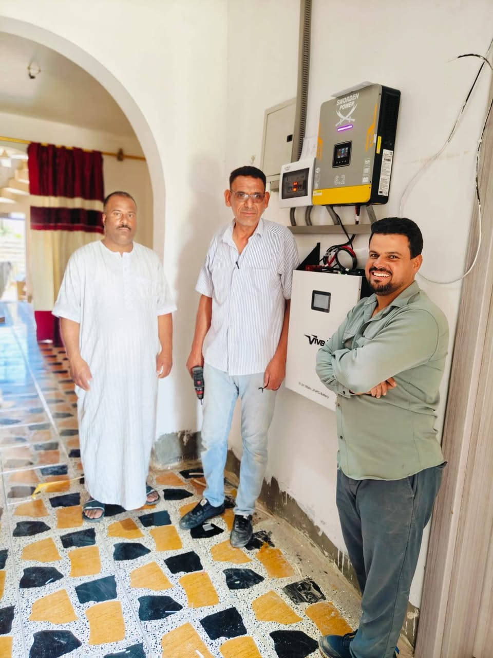 بسم الله وعلى بركة الله
الاثنين ١ حزيران  ٢٠٢٦ 
بدعم ورعاية شركة شمس الشرقاط للطاقة الشمسية  
 تم تنصيب منظومة طاقه شمسيه لاحد زبائن شركتنا  /في منطقة تلول الباج    للسيد ابراهيم عراك الشمري وبواقع 10 امبير نهاري و7.5 امبير ليلي بالتناوب مع الكهرباء الوطنيه وتتكون المنظومة من
 1- بطاريه ليثيوم  عدد 1 بقدرة  7.5 كيلو واط وبضمان 5 سنوات وعمر افتراضي 15 سنه من شركة فلستي
2- الواح  اولكا بضمان 15 سنه
3- انفيرتر   بضمان سنه صيانه 
4- اسلاك حراريه مع قواطع حمايه
5- قواعد حديد مغلون 
      الف مبارك  وشايفين الف خير 
يوجد لدينا بطاري حامضي وبطاري ليثيوم مستعدون لتنصيب المنظومات الزراعيه وحسب الطلب وبأسعار تنافسيه 
مستمرين في دعم مشاريع الطاقة المتجددة 
للتواصل *********** 

#يتوفر_لدينا_قسط_لحاملي_بطاقه_ماستر_كي
#خدمة_منصة_اقساطي
