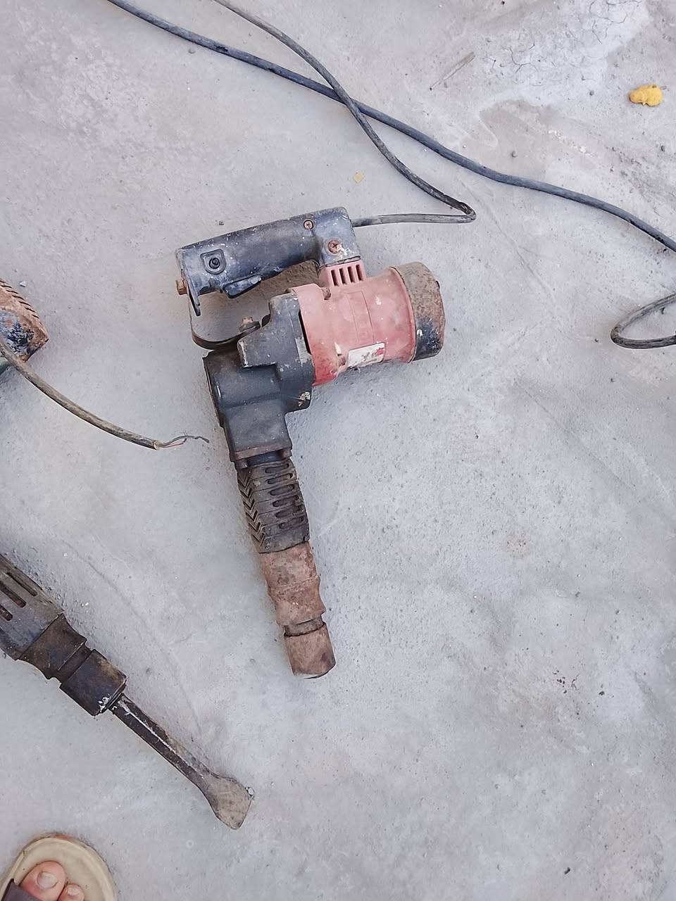 للبيع شلع 150شغالات عوزهن تصليح نوعيات زينه ماكني بغداد حي العامل ***********
