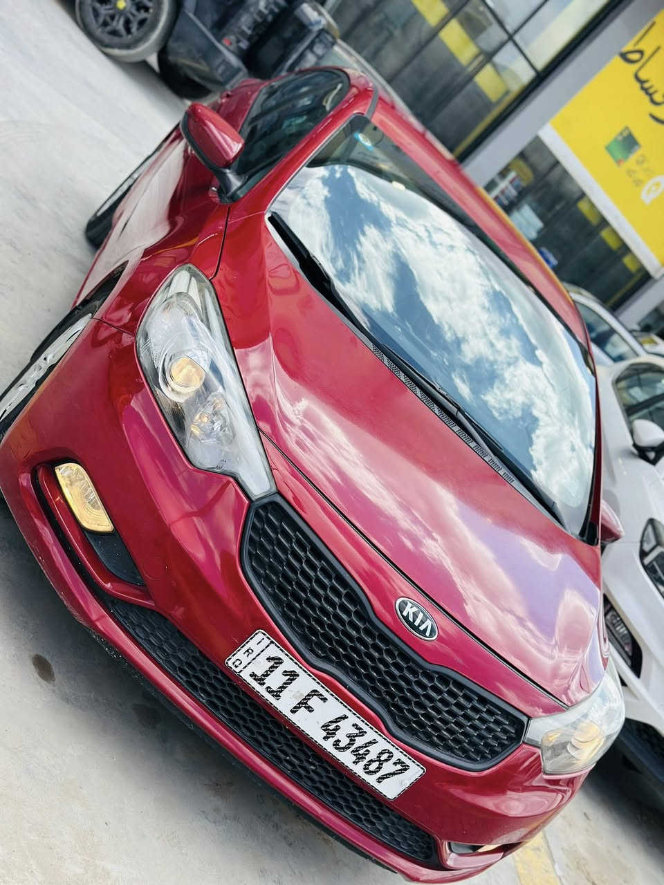 السلام عليكم
سيراتو ٢٠١٦ خليجي 
محرك ١٦٠٠ دوش المرغوب 
كير AT المرغوب
شاشة ابل كار بلي 
كامرة خلفية 
حساس خلفي
عداد المسافة ٥٤ الف كيلو متر 
السيارة هزه وسنوية ورقم جدد ( مالك واحد) 
السيارة بدون قطرة صبغ
بيهة مكانين بارد صغار موضح بلسونار 
مكان السيارة البياع 
السعر ١٢٧ ورقه 
بيهة مجال بسيط 
***********
