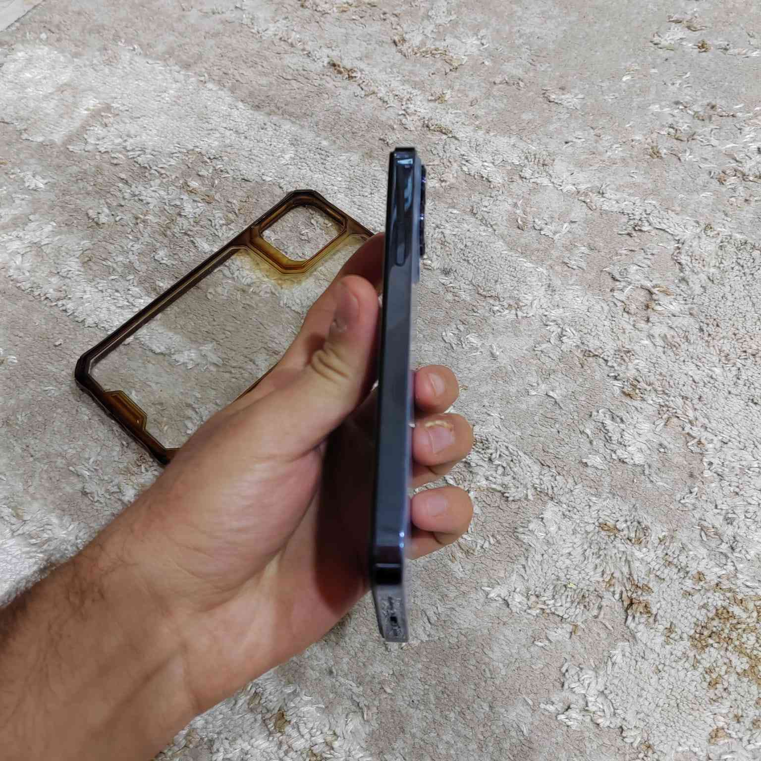 السلام عليكم 13 برو ماكس بحري  ذاكره الجهاز 256  شرق اوسط مو امريكي 
شاشه وبطاريه مستبدله  
شاشه GX ميحتاج اسولف عليها   بطاريه تخبل ضمان صرف ماكو  
شاصي كلش نضيف   شوفت عينك  اراوسه بايباد قوي او بيع    مكاني بغداد  للاستفسار ***********
