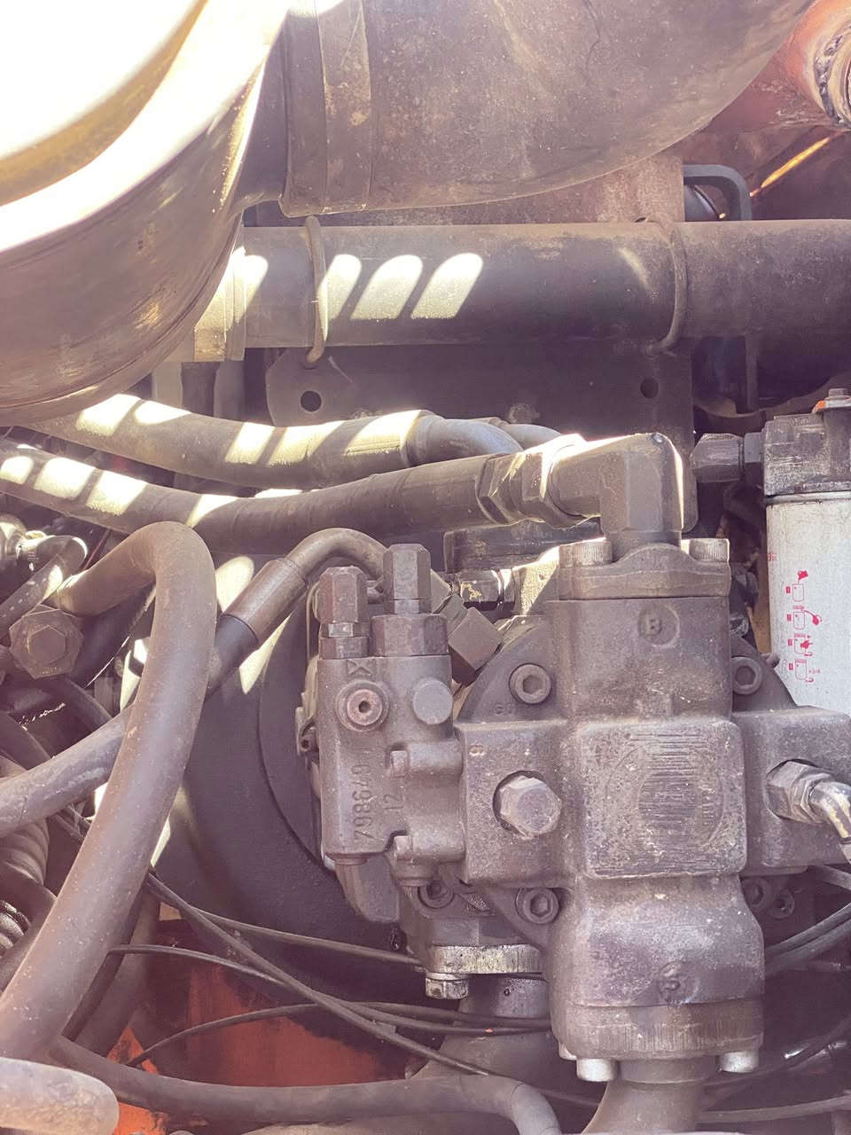 للبيع حفاره فيات هيتاشي ٢٠٠٩رقم بصره المكان بابل جبله سعر ١٧٠وبيها مجال ***********
