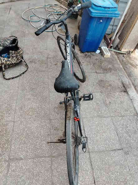 بايسكلات ٢ الأسود رياضي كير تاير جوبلس ميبنجر البايسكل مابي نقص بس اغسل و اطلع قيم واخذ بس مو جوة ال٥٠ الياباني تايرات بس نازلة مابي نقص قيم واخذ مكاني حي الجهاد للتواصل ***********
