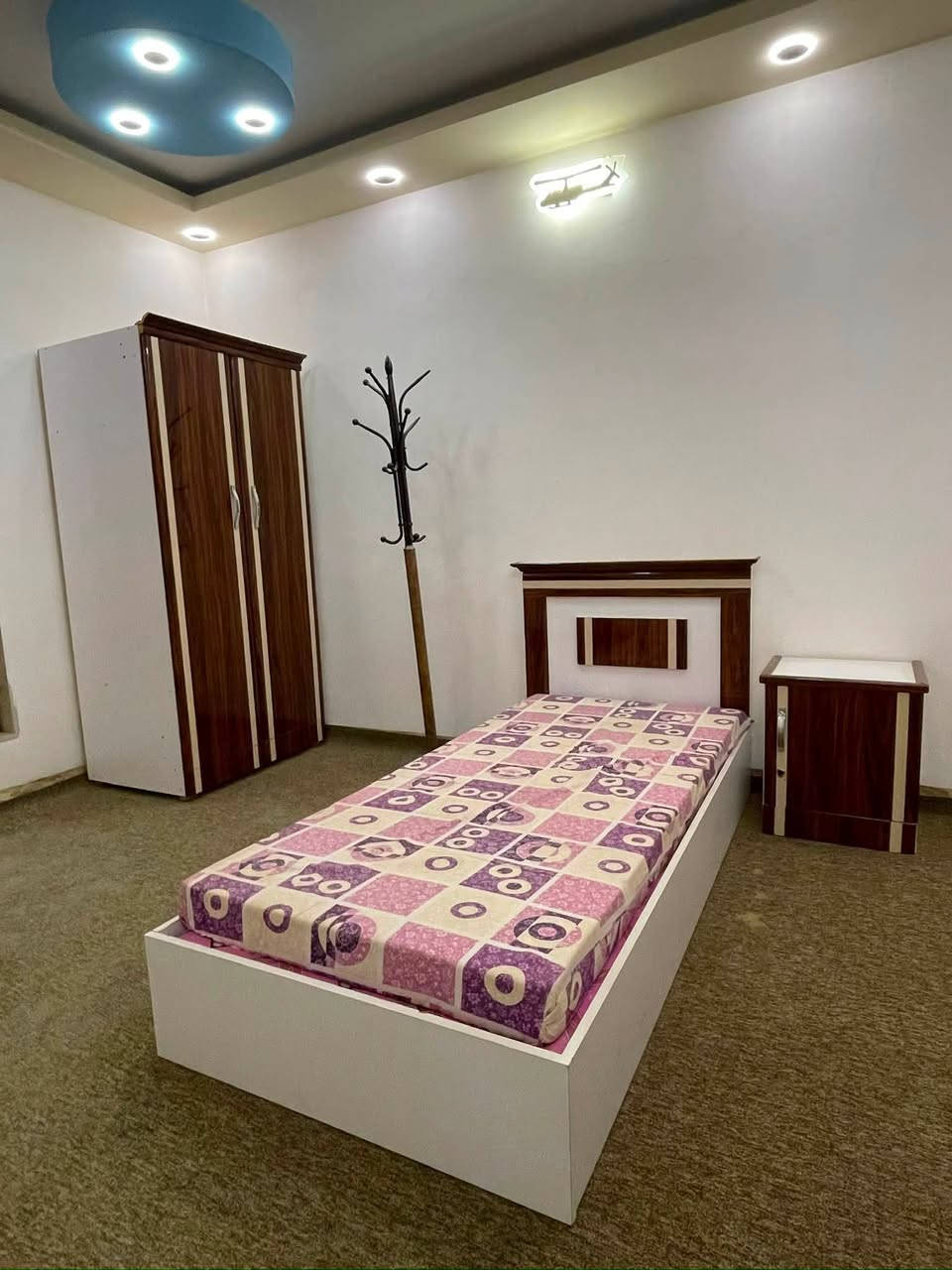 تاخم نوم ٢٠٠ هەزار کەنتۆریشی لەگەلە
*********** واتسئاپ📞☎️
