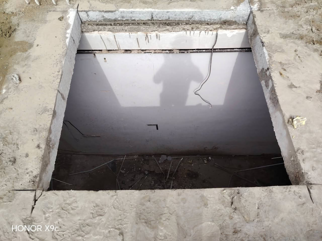 قص صب كونكريت بدون هتزاز
1-فتحت درج
2-فتح بواب
3-فتحت شبابيك 
4-كص درج وتفليش5
5-قطع جوينات 
كربلاء***********
***********
