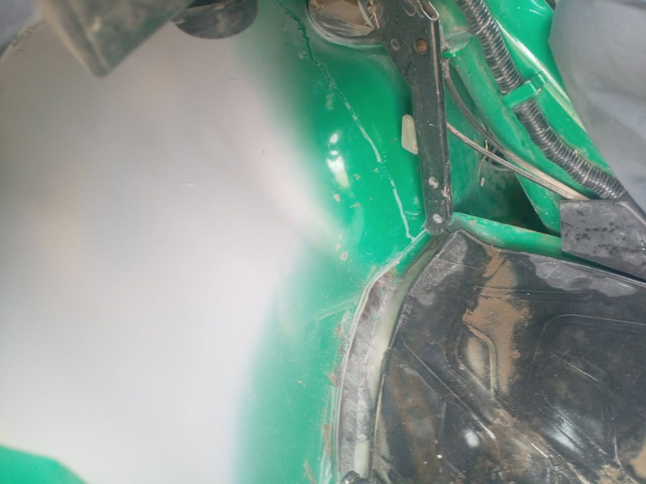 فؤاد الصباغ *********** يوجد صبغ جميع انواع التكاتت أنسب السعار
