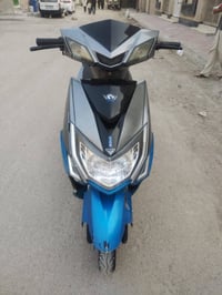 للبيع شحن نضيفه 7 بطاريات بصمه مكاني مشتل السعر 400 وبيهه مجال قليل حك...