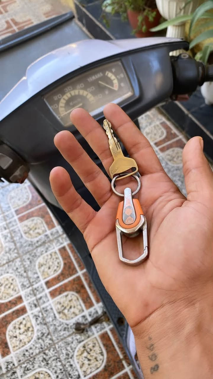 ياماها ياباني سرعة 60 خبط الدراجه مجفته قبل 10 ايام كهربائياتها كلها  شغاله الدراجه تشتغل بيها خربطه بالكابريتر وتذب بانزين  سعر125
***********
