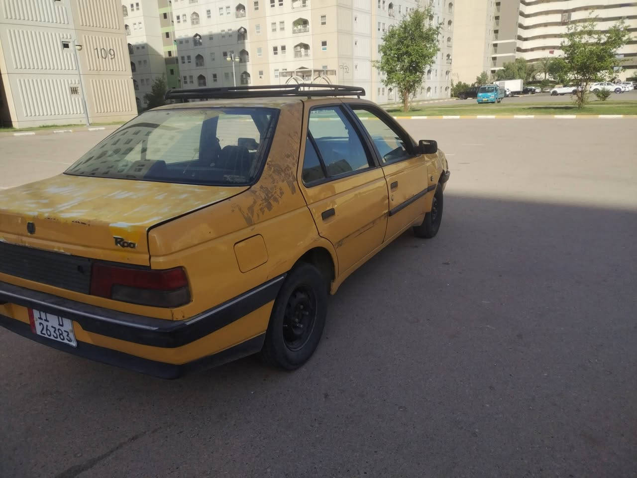 بيجو روى للبيع ٢٠٠٩ باسمي رقم انكليزي تحويل مباشر السيارة بيها صوت بالكير ابيعها ع هذا وضعها هاي الصور كدامكم تخم تاير حدادية نضيفة جدا المكينة مكفولة من البخار باتري جديد تبريد عاطل تاخذ هيئة وغرامات وتحويل من عندي السعر ٢٠ ورقة المكان بغداد بسمايه ***********
