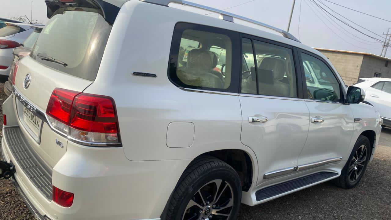 لاندكروز شركات ٢٠٢١ مسستمه 
جنطة كهرباء  كشنات اثنين كهرباء  شاشة لكزز 
باقي مواصفات اللاندكروز الفول 
ماشية ٩٣ الف 
السيارة جديدة كانما ماشية ٤٠ الف 
مكفولة كفالة عامة
محرك كير واير بشرط مامفتوح 
سيارة حيل نظيفة كلشي عل بلاد جديد 
سنوية هزة كلشي جديد مدفوع لـ
باسمي السنوية بشرط تحويل وغرامـة
سيارة مابيـها دينار مصرف كامل من كل نواحي
رقم صاحب سيارة ***********
