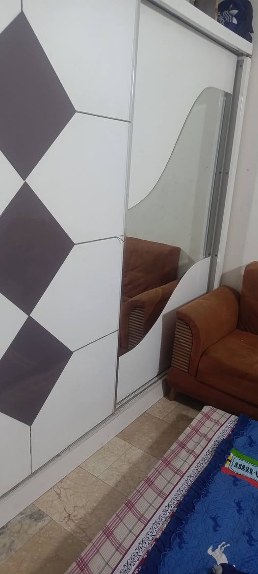 للبيع وحسب الصور
١- غرفة تركي مع ملحقاتها  وحسب الصور مستعملة / السعر ٦٠ الف
٢- بايسكل اوربتكال نظيف جدا / السعر ١٥٠ الف
٣- ميز طعام مستعمل اربع كراسي وقابل للتكبير / السعر ٥٥ الف
للاستفسار / ***********
عنواني شارع فلسطين
