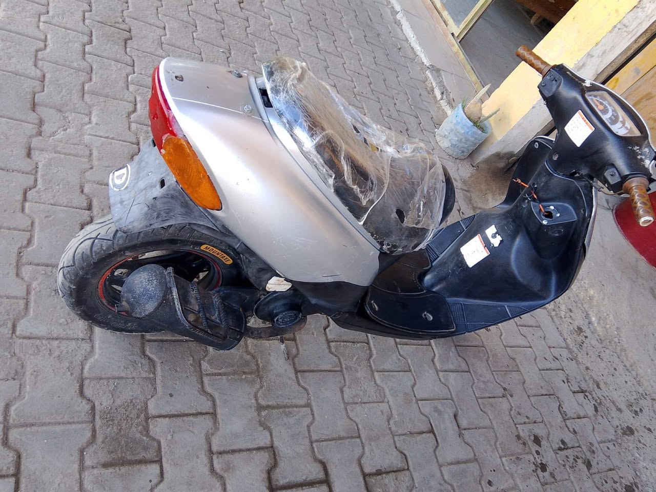 السلام عليكم
للبيع دراجة ياباني ساسوكي سرعة 60 دراجة نضيفة ابيع كوم حديد ماتشتغل مااعرف شبيها بس مكينتها ما بيها شي عنوان واسط الصويرة الي تفيدة يجي خاص


**إذا كنت صاحب هذا الإعلان وتريد حذفه لأي سبب، رجاءا أرسل رسالة إلى الدعم الفني**