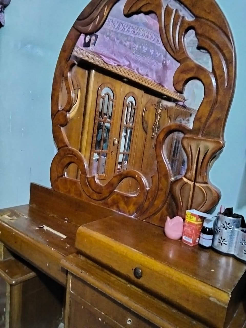 السلام عليكم غرفه للبيع ب 350 وبيها مجال استفسار الرقم ***********
