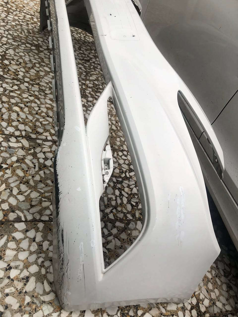 السلام عليكم *********** مازدات ودعاميه سوناتا مضلع خليجي المازدات كهرباء ام الماطور نظيفات واصليات بلاديه لا مفتوحات ولا اي كسر ب150 الف ودعاميه مال شكل 14 و15 هم بلاديه واصليه لا كسر ولا شي بس مشخطه ب75 الف مكاني بغداد
