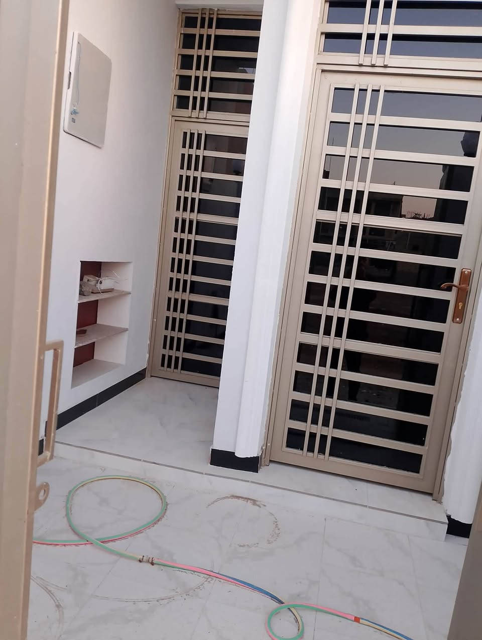 مشتمل 100 مترطولاني غرفه مطبخ هولل استقبال شارع 12 متر بلخاجيه بل 6000 السعر مناسب  يتصل ***********
