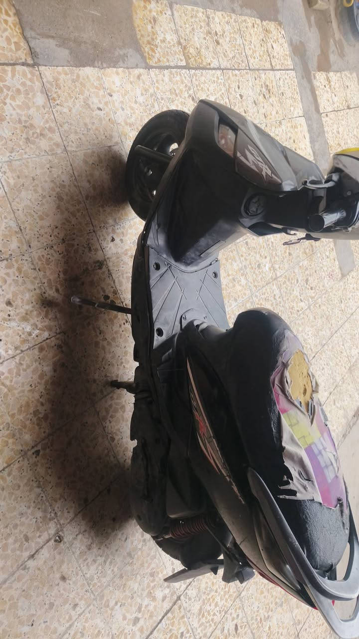 سلام عليكم دراجه 🦊 البيع او مراوس بريز  ونطي فرق مكينه خرسه شلعه ومعدل شرط  كهربائيات كلها شغاله نقص  ترتيب   السعر 325وبيها مجاال  قليل مكان بغداد  الشعله  اللتصال  ***********
