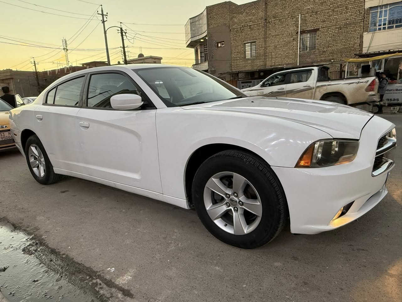 للبيع جارجر ٢٠١٤ رقم بغداد مشروع وطني ماشيه ١٥٦ وارد كندي قطعتين ونص صبغ بدون دواخل بدون ايرباك مواصفات عادية كير محرك (٣٦٠٠)جدد صدر جديد تخم تاير تراي حلو جاهزة بدون اي نقص السعر ١٥٠ ورقة مكان بغداد الامين ***********
