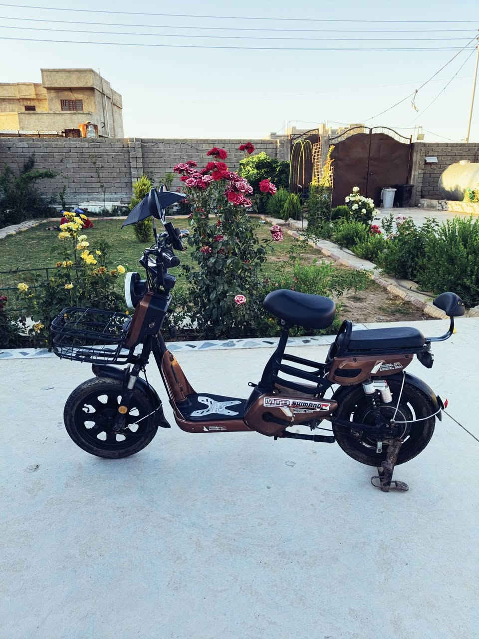 القيارة 
السلام عليكم موجود موطور شحن حجم 20  بطاريات 4 جديدات مابي أي عطل نضيف البطاريات موجودات بس اني حاطهن عل شحن تواير جديد شادلة استاند مال موبايل و مرايات كهربائيات شقال معا بصمة 2 صويج 1 السعر 175 ألف الاستفسار راسلني .... #دمن #وافق


**إذا كنت صاحب هذا الإعلان وتريد حذفه لأي سبب، رجاءا أرسل رسالة إلى الدعم الفني**