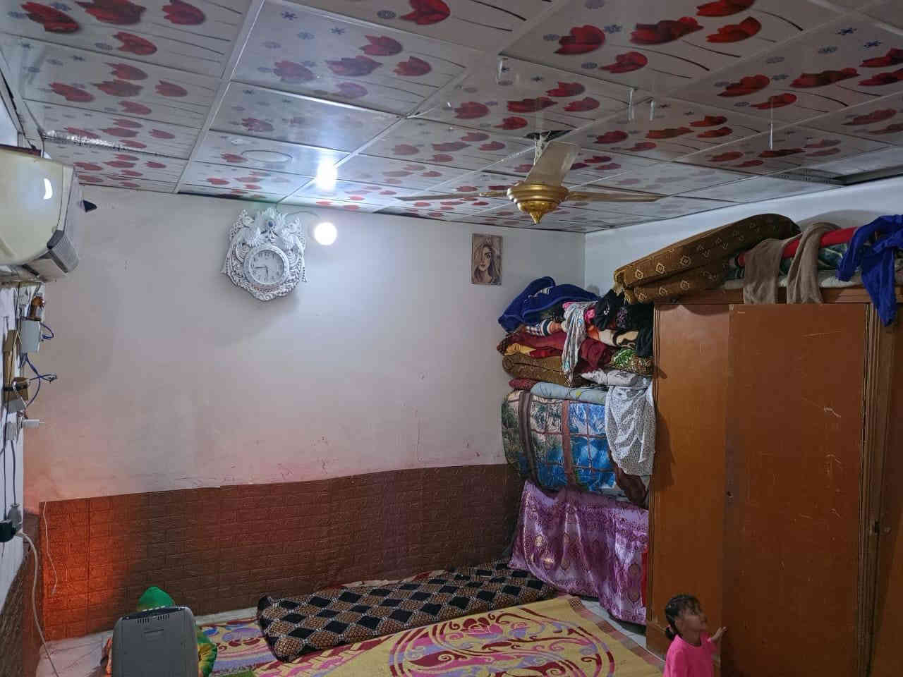 يا الله بيت للبيع 50م
 سعر 15 💲معه مجال 
بناء بلوك سقف عكاده 
خدمات كامله مدرسه قريبه كلش العنوان نجف الاشرف مقابل قرية الغدير الاولى شارع الصب عمود 276
للستفسار ***********
