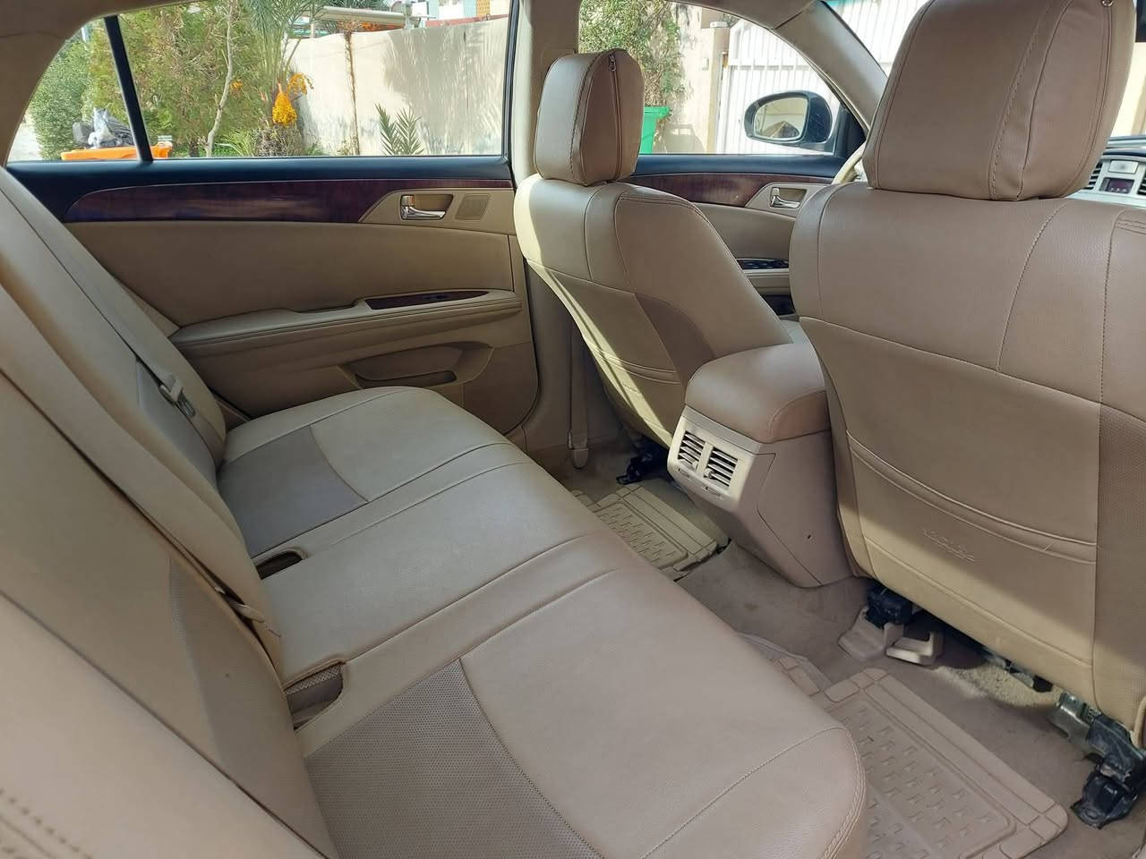 سلام عليكم  افيلون امريكي موديل 2011 سيارة بيه بس قطعة وحدة بدون دواخل سيارة فتحه بل سقف بصمه تبريد تتفية شغال سعرة 140 ما متوجد على فيس رقم واتساب *********** على غرام ورقتين ينزل  من سعرة عنوان دهوك
