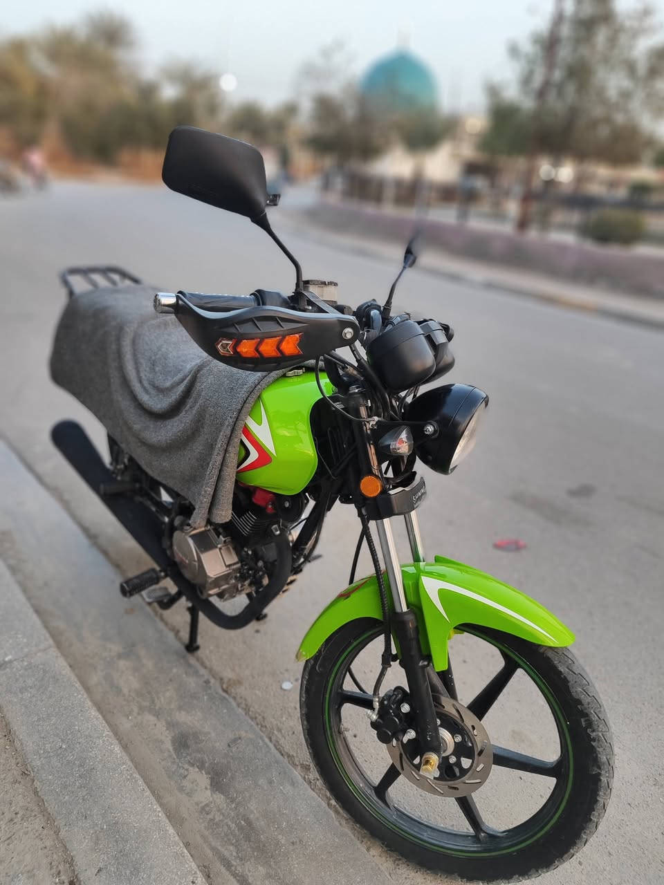 السلام عليكم
للبيع شاينك نظافة كما موضح بالصور مابي نقص برغي كامل مكمل السعر 900 وبي مجال المكان عانه ***********
