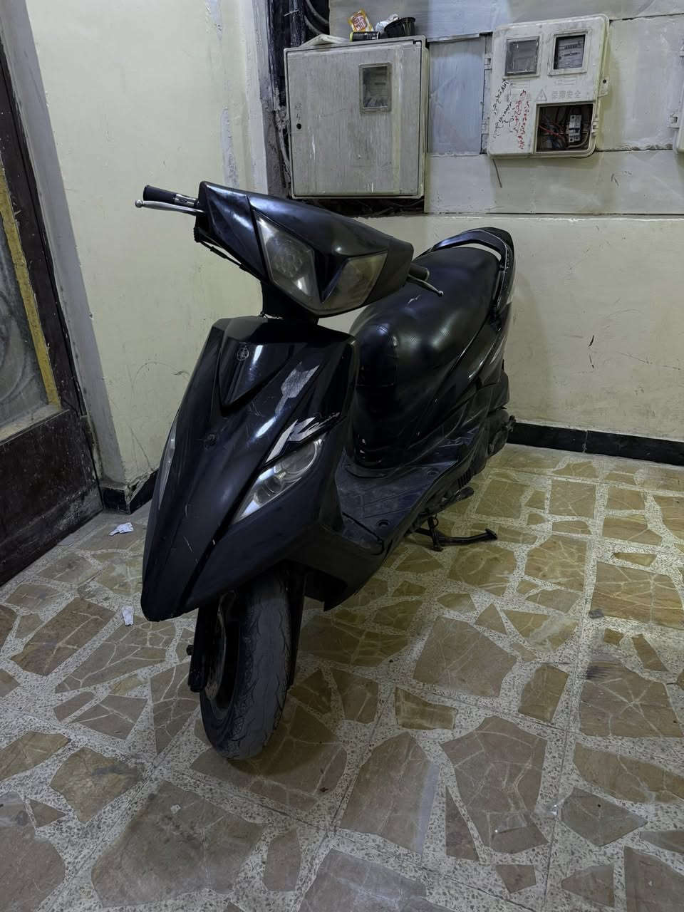 السلام عليكم ثعلب للبيع السعر ٥٠٠ الف بلاش                                           الدراجه خير من الله مكينة مكفولة ما مفتوحه نهائيا لا تبخير ولا تنقيص ولا نضوح الدراجه مكينتها كلش ناعمه (خرسه) كفرات اصلي سوادات كلها بلاديه كلشي بلادي يعني الدراجه تاخذها وتترحملي نكره سلف بكل وقت بعز البرد تجي عليها نكره سلف كهربائيات اربع اشاير لايتات  بكلايت خلفي كله شغال مابيها نقص فقط خرز الكلج تعبانات سعرهن ٣ الاف بهيج سعر وهيج نضافه متحصل مكاني بغداد الاعظمية واتساب فقط متواجد *********** وارجع واكرر الدراجه من التاير للتاير بلاد✅⚡️
