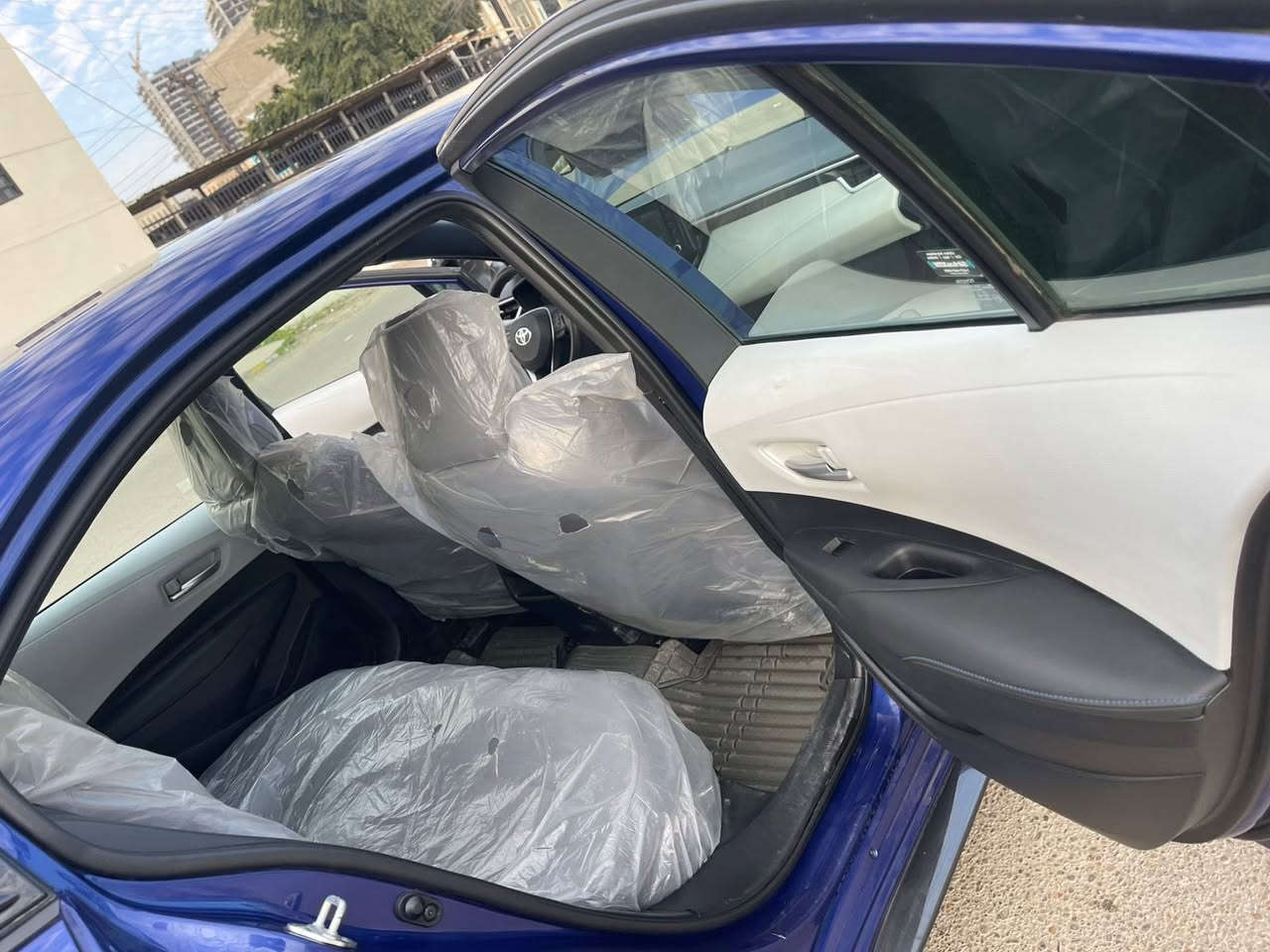 السلام عليكم كورلا ٢٢ فول مواصفاتSE تشغيل عن بعد حادثها جاملغ وبنيد سعر ١٤٠ مراوس جارجر أو جيب ***********
