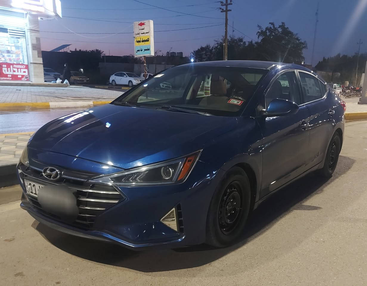 السلام عليكم إخوتي الأعزاء 
للبيع هونداي النترا موديل ٢٠٢٠ وارد أمريكي رقم بغداد هزة ورقم الدولي الجديد السيارة بيها صبغ قطع بدون دواخل اثر شخوط السيارة نصبتها كلش حلوة السونار مرفق مع الصور السعر ١١٧ ورقة مكانها بعقوبة للإستفسار ***********
