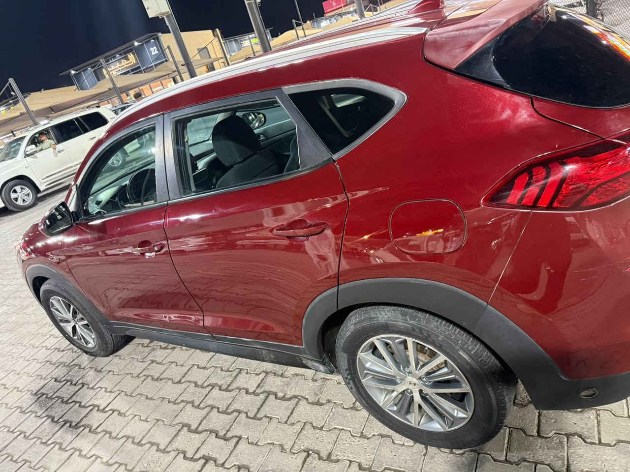 توسان امريكي مكينه gdi 
ماشيه ١٢٤ الف 
فيها منظومه غاز اضافه للبانزين 
ضرر فيها بابين تبديل 
مع جاملغ 
صور حادث موجوده  

السعر ١٥٥ ورقه وبيها مجال بسيط 

قبل فتره مسويله ادامه تايرات جدد وحداديه ايضا جاهزه من كل شي 

للاستفسار ***********
كربلاء
