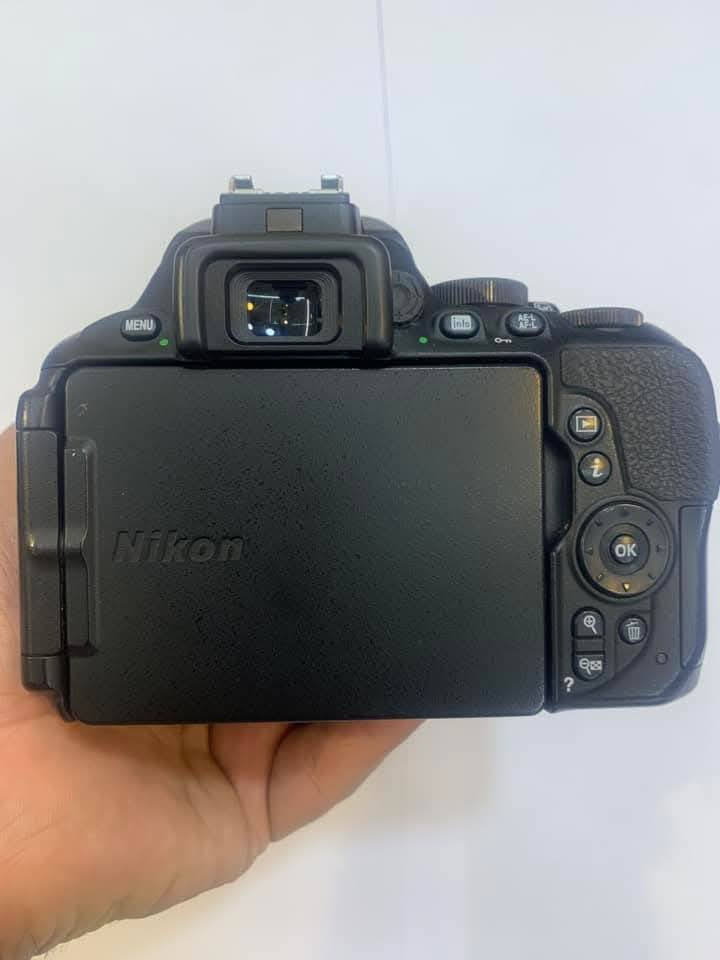 كامره نيكون5600 للبيع #شاشه لمس#ملحقات كامله #سعرخاص وتدلل


**إذا كنت صاحب هذا الإعلان وتريد حذفه لأي سبب، رجاءا أرسل رسالة إلى الدعم الفني**