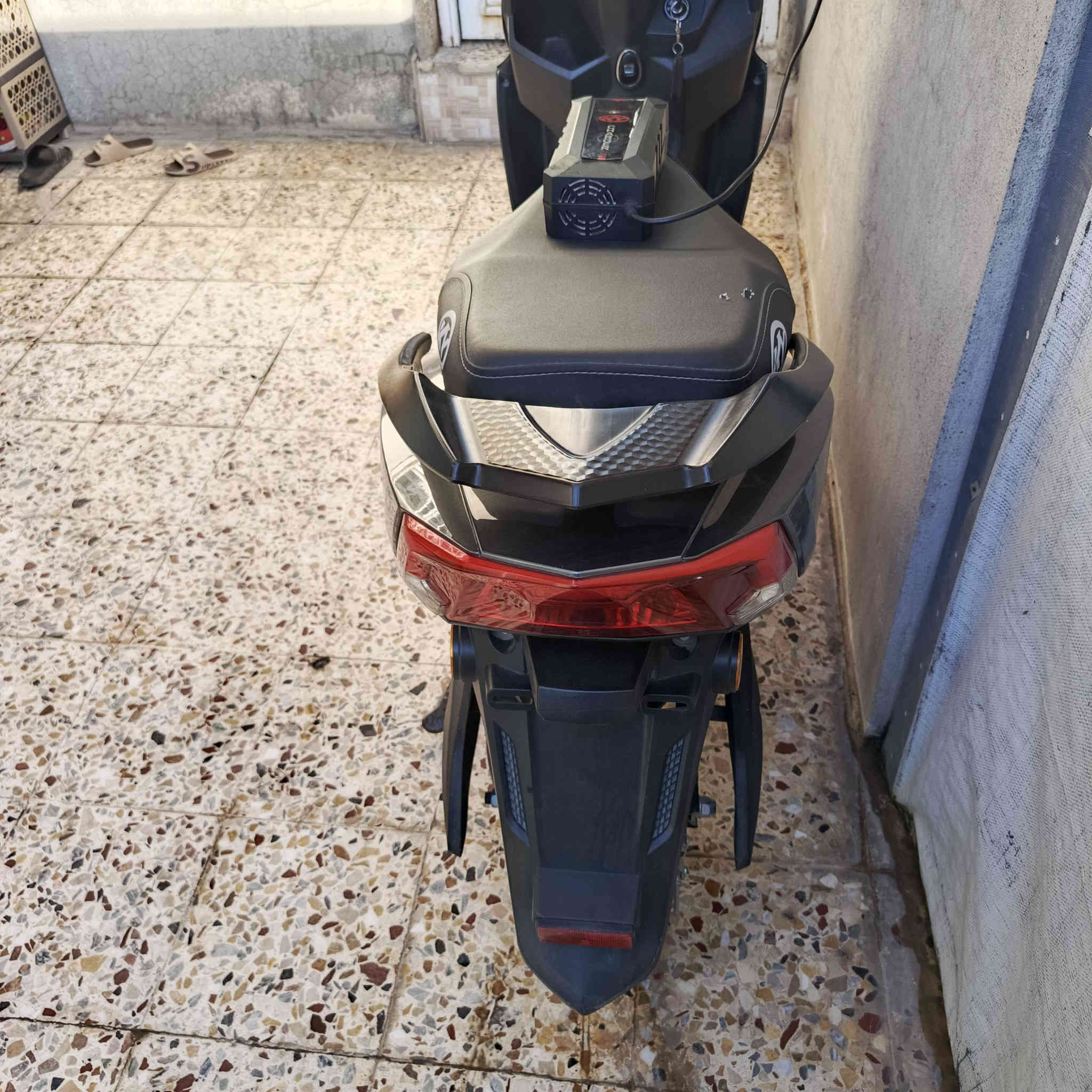 ماطور شحن السرعه 50 نظيف حيل ثلاث نمرات ست باتريات السعر 550 اتراي وين من يعجبك موبايل ***********
