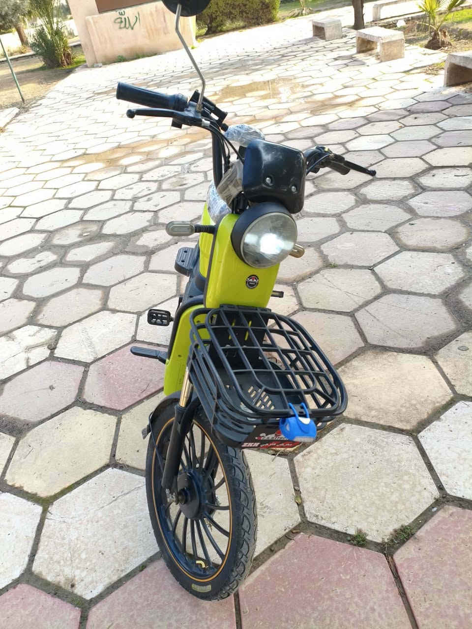 دراجه شحن ححم٢٠ اخو الجديد مابي اي عيب كلها شغال سعرها ٣٥٠ (***********)
