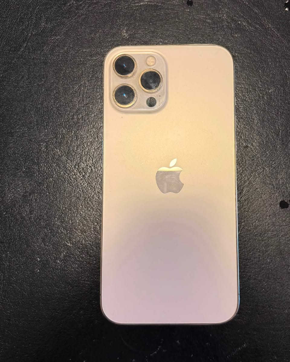 سلام عليكم، ١٢ برو ماكس
للبيع iPhone 12 Pro Max 
لون ذهبي- ذاكرة ١٢٨ - نموذج m- بطارية ٧٨
نظافة فول ١٠٠٪؜ غير مفتوح مكفول بالكامل
السعر ٤١٠ بغداد الكرخ للتواصل خاص مع واتساب ***********
