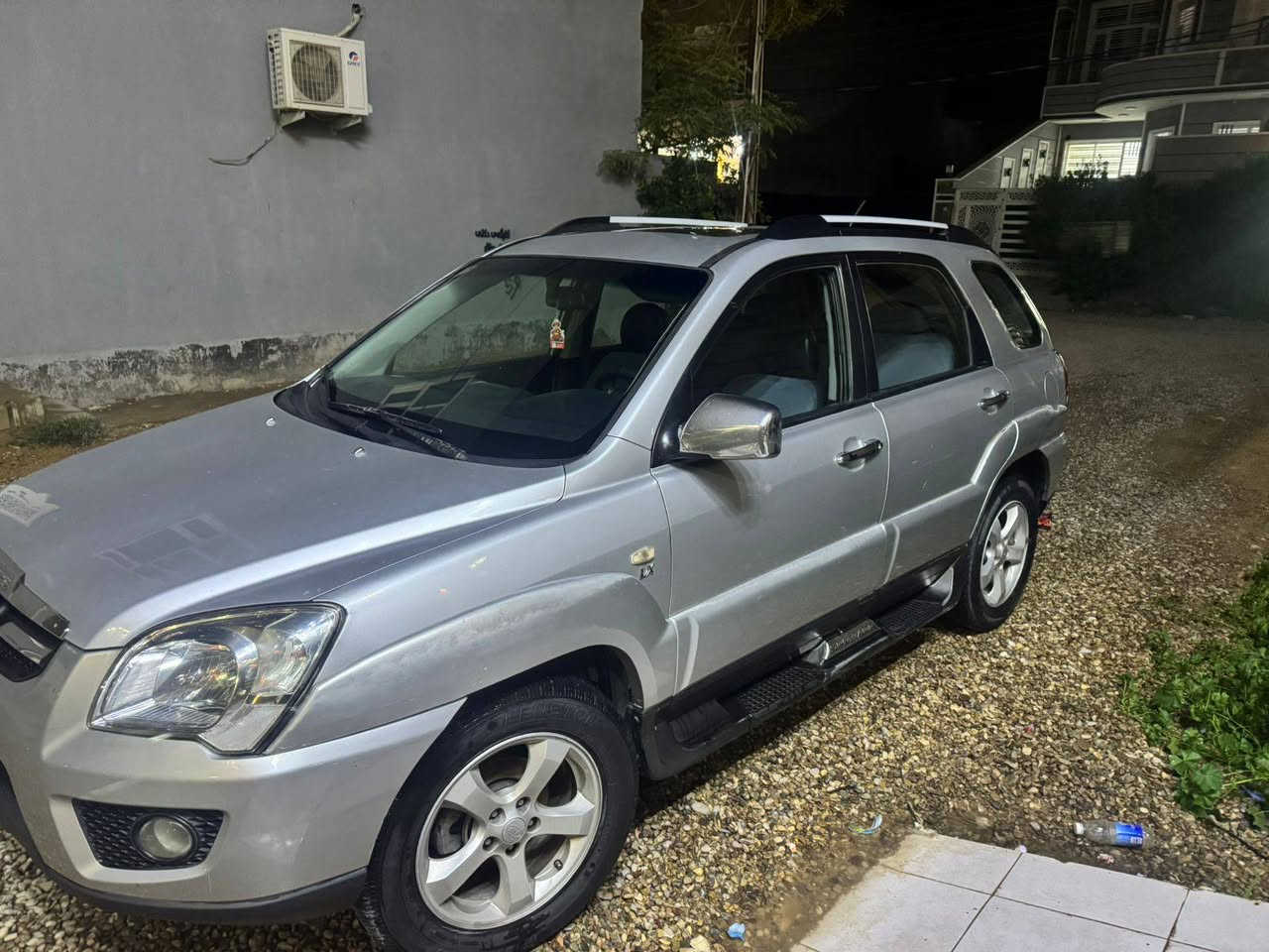 سلام عليكم 
سبورتج 
موديل 2009
رقم بغداد 
بدون حادث
فقط جاملغ خلفي يمنه اشبر كلير 
لون سلفر 
مكان سياره ديالى المقداديه
رقم تلفون ***********
                ***********
