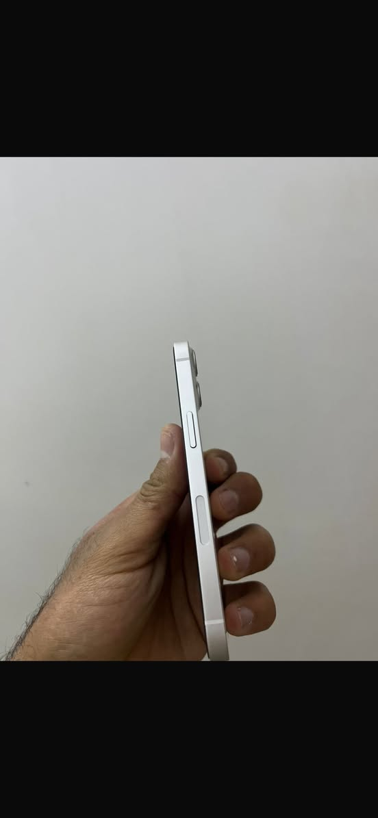 السلام عليكم ايفون ١٣عادي الجهاز نظيف ذاكرة ١٢٨وبطارية ٨٥ الأصلي ما مبدلة ولا معلاية الجهاز وتر بروف ما مفتوح  السعر ٤٧٥ 
الرقم ***********واتساب متواجد
